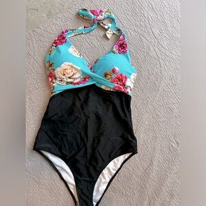 NWT CUPSHE One-Piece Women’s Swim Suit Sz Lg